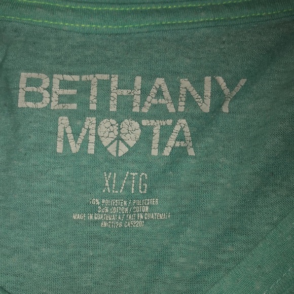 Keep On Keepin’ On Crop Top - Picture 2 of 2